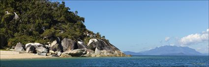 Looking to Hinchinbrook Island - QLD (PBH4 00 14693)